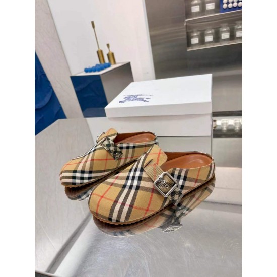 Burberry slippers