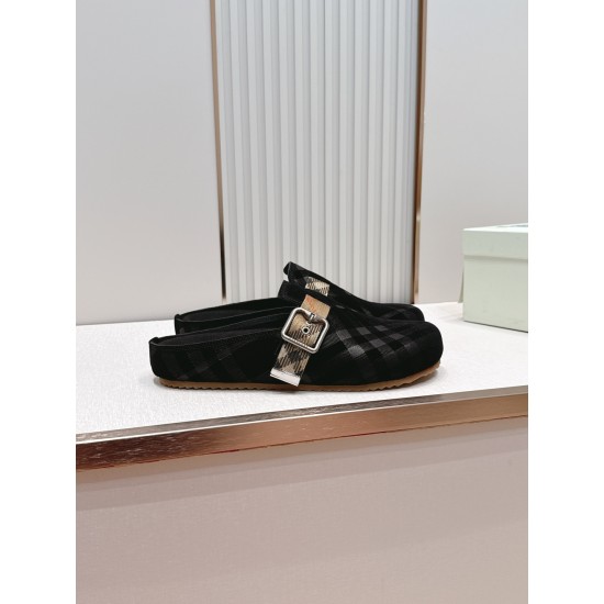Burberry slippers