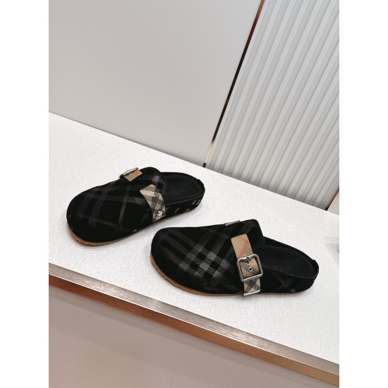 Burberry slippers