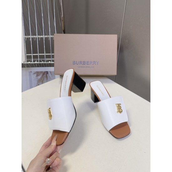 Burberry slippers