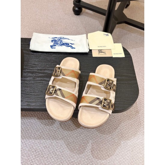 Burberry slippers