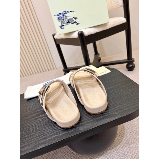 Burberry slippers