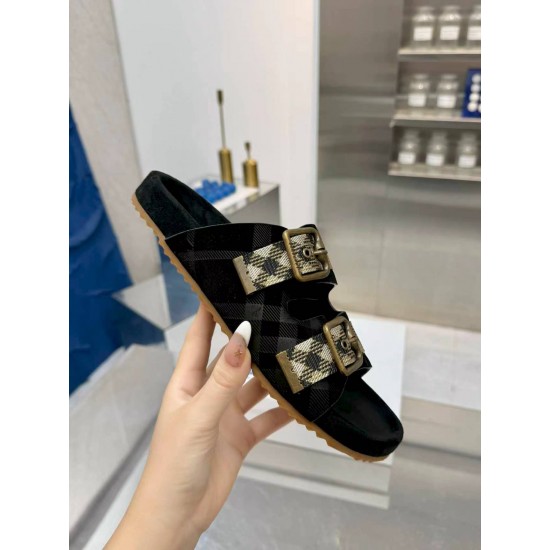 Burberry slippers
