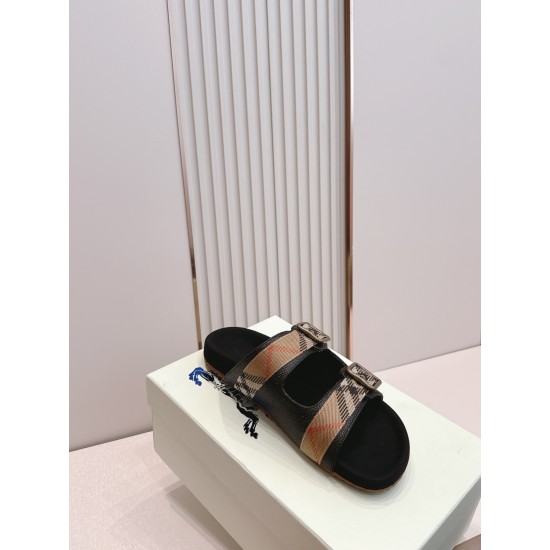 Burberry slippers