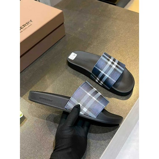 Burberry slippers