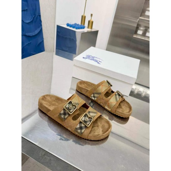 Burberry slippers