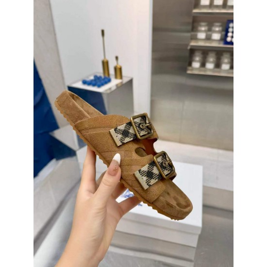 Burberry slippers