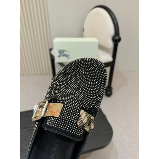 Burberry slippers