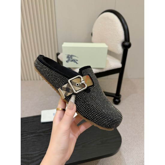Burberry slippers