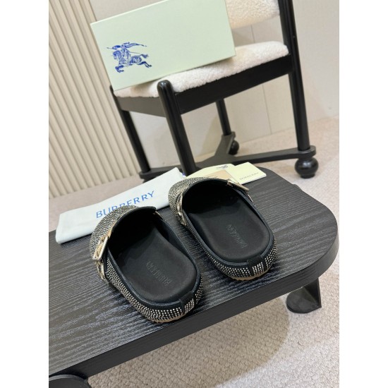 Burberry slippers