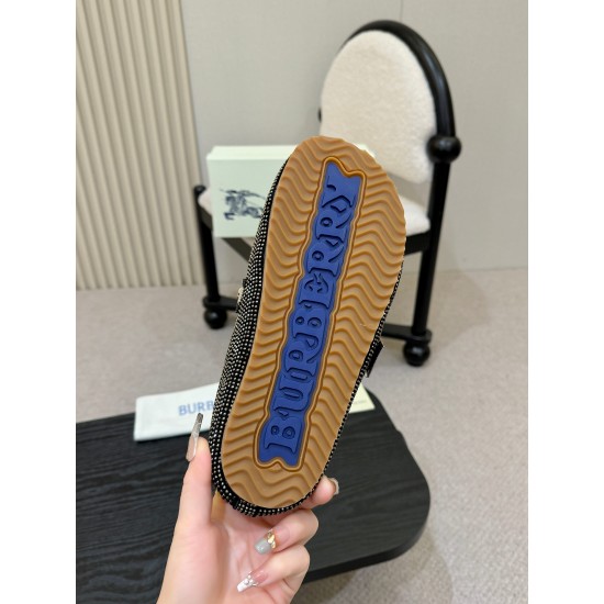 Burberry slippers