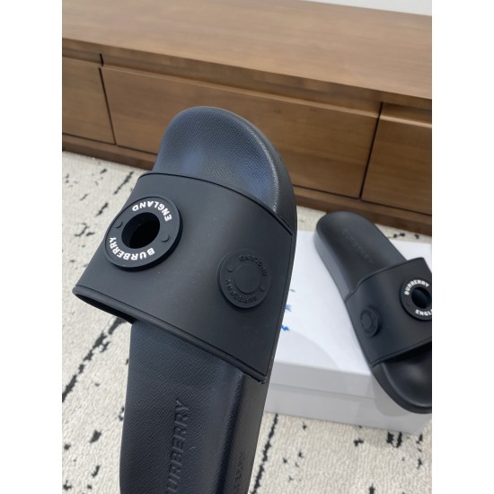 Burberry slippers
