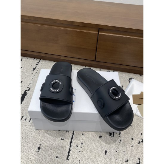 Burberry slippers