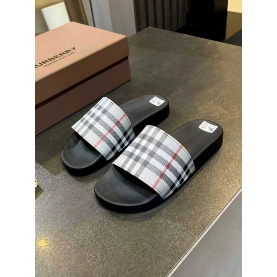 Burberry slippers