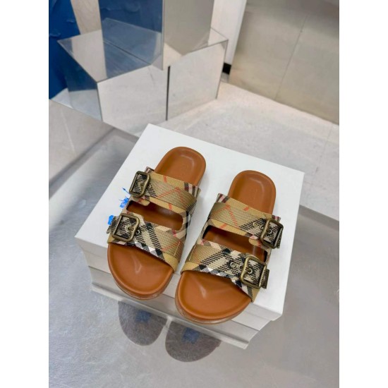 Burberry slippers