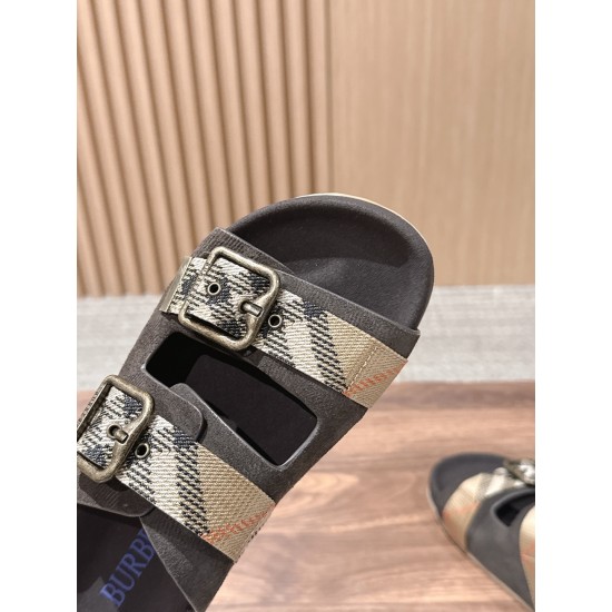 Burberry slippers