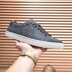 Burberry Shoes Casual Shoes
Women 35-41
