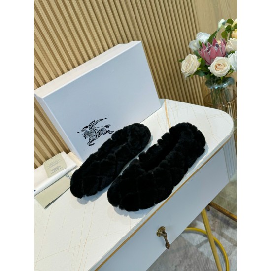 Burberry Shoes Casual Shoes
Women 35-41
