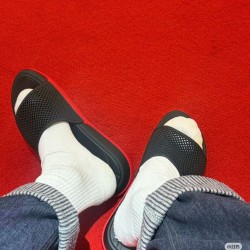 CL Slippers Shoes Best Quality
Women 35-41
