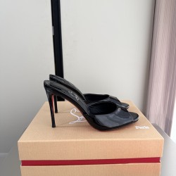 CL slippers