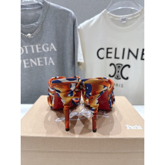 CL slippers