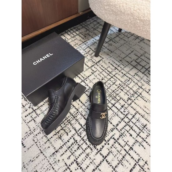 Chanel loafers Shoes
Women 35-41
