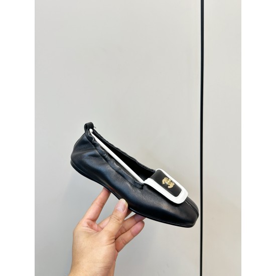 Chanel loafers Shoes
Women 35-41
