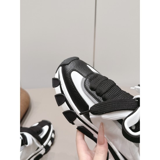 DG Casual Shoes Best Quality
Women 35-41
