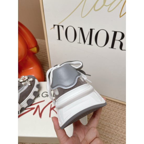 DG Casual Shoes Best Quality
Women 35-41
