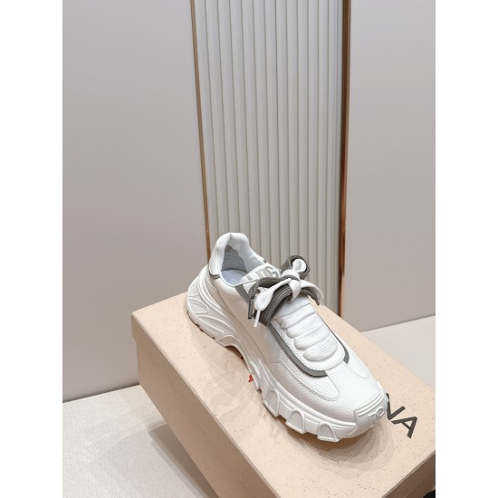 DG Casual Shoes Best Quality
Women 35-41
