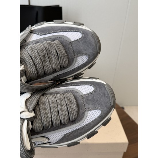 DG Casual Shoes Best Quality
Women 35-41

