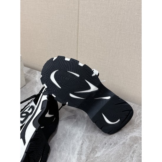 DG Casual Shoes Best Quality
Women 35-41
