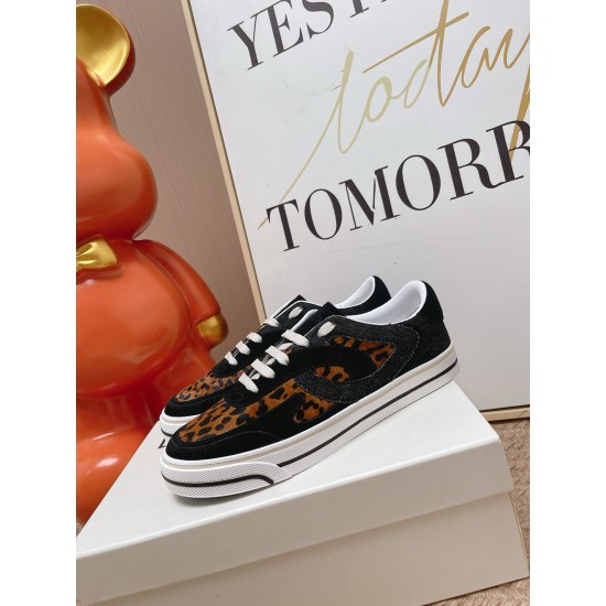 DG Casual Shoes Best Quality
Women 35-41
