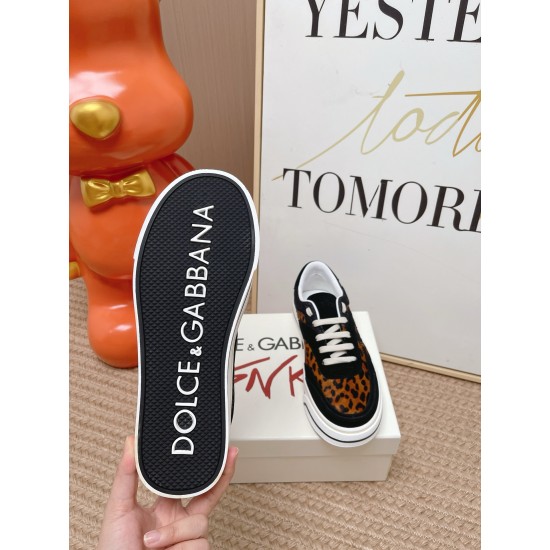 DG Casual Shoes Best Quality
Women 35-41
