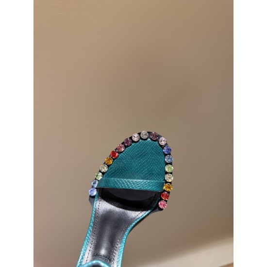 DG High Heel Shoes Best Quality
Women 35-41
