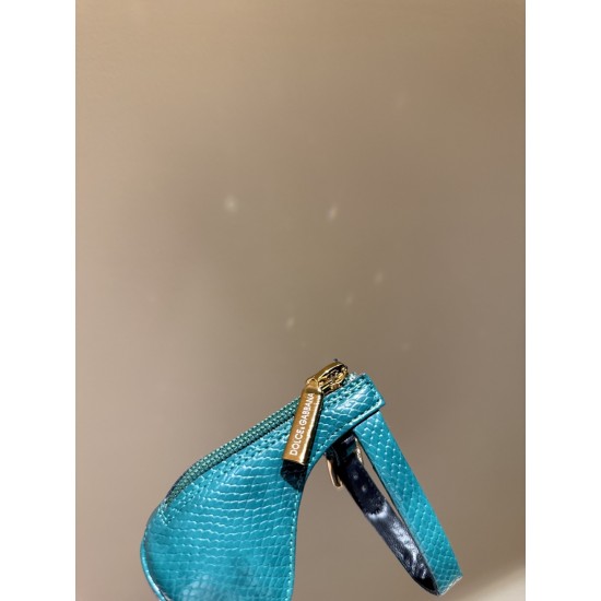 DG High Heel Shoes Best Quality
Women 35-41
