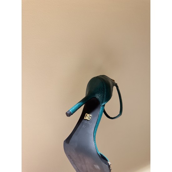 DG High Heel Shoes Best Quality
Women 35-41
