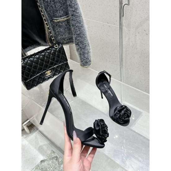 DG High Heel Shoes Best Quality
Women 35-41
