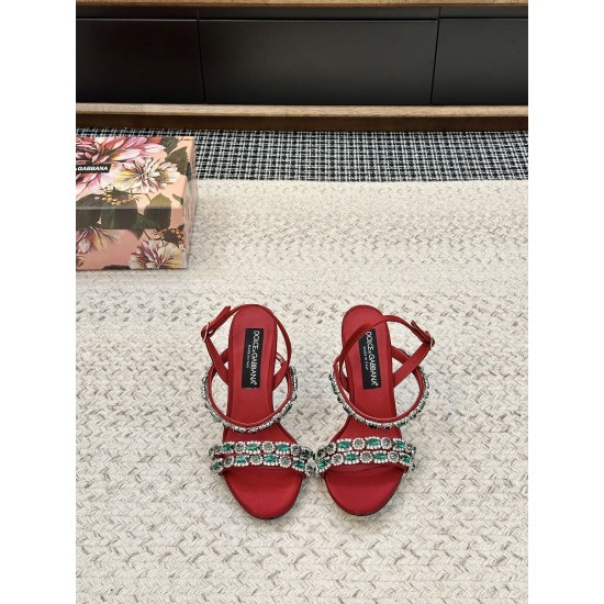DG High Heel Shoes Best Quality
Women 35-41

