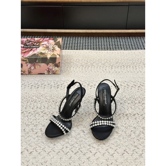 DG High Heel Shoes Best Quality
Women 35-41
