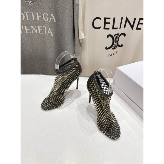 DG High Heel Shoes Best Quality
Women 35-41
