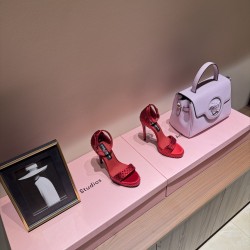 DG High Heel Shoes Best Quality
Women 35-41
