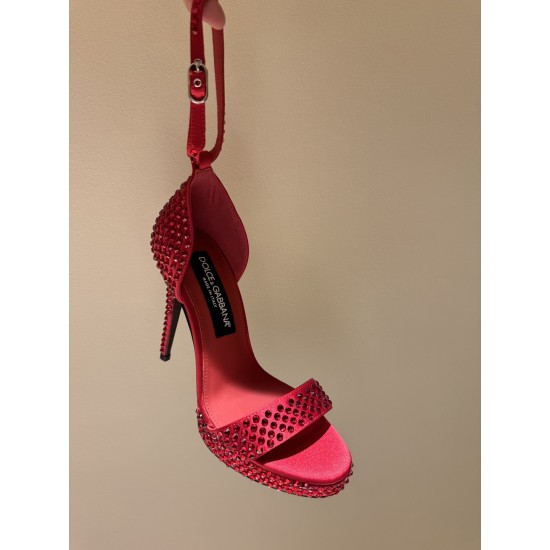 DG High Heel Shoes Best Quality
Women 35-41
