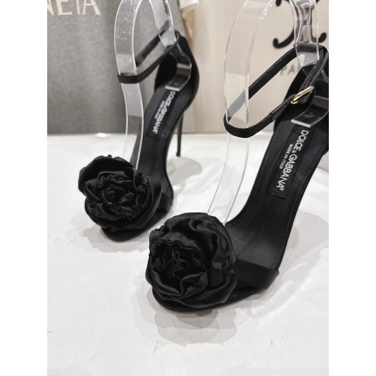 DG High Heel Shoes Best Quality
Women 35-41
