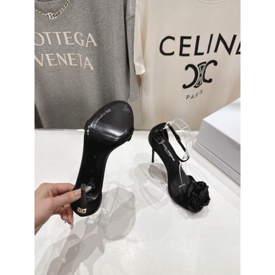 DG High Heel Shoes Best Quality
Women 35-41
