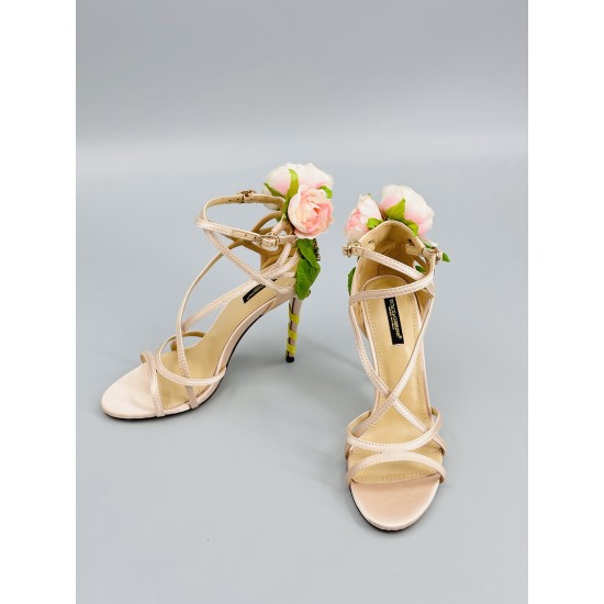 DG High Heel Shoes Best Quality
Women 35-41
