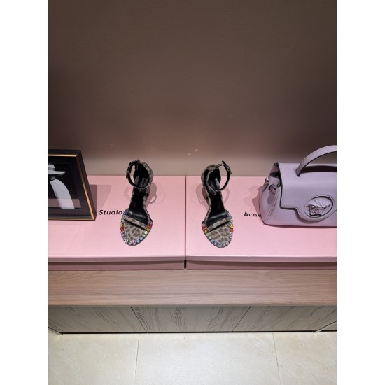 DG High Heel Shoes Best Quality
Women 35-41
