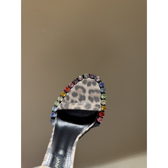 DG High Heel Shoes Best Quality
Women 35-41
