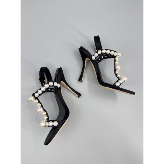 DG High Heel Shoes Best Quality
Women 35-41
