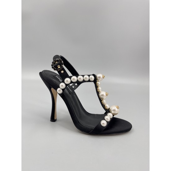 DG High Heel Shoes Best Quality
Women 35-41
